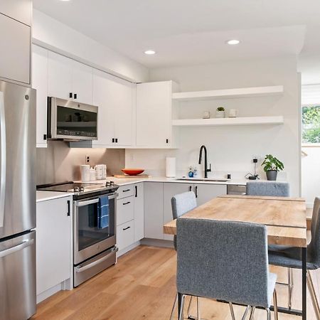 Modern Two Story Townhouse Near Light Rail Apartment Seattle Exterior foto