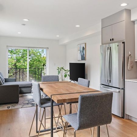 Modern Two Story Townhouse Near Light Rail Apartment Seattle Exterior foto