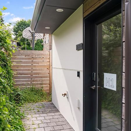 Modern Two Story Townhouse Near Light Rail Apartment Seattle Exterior foto