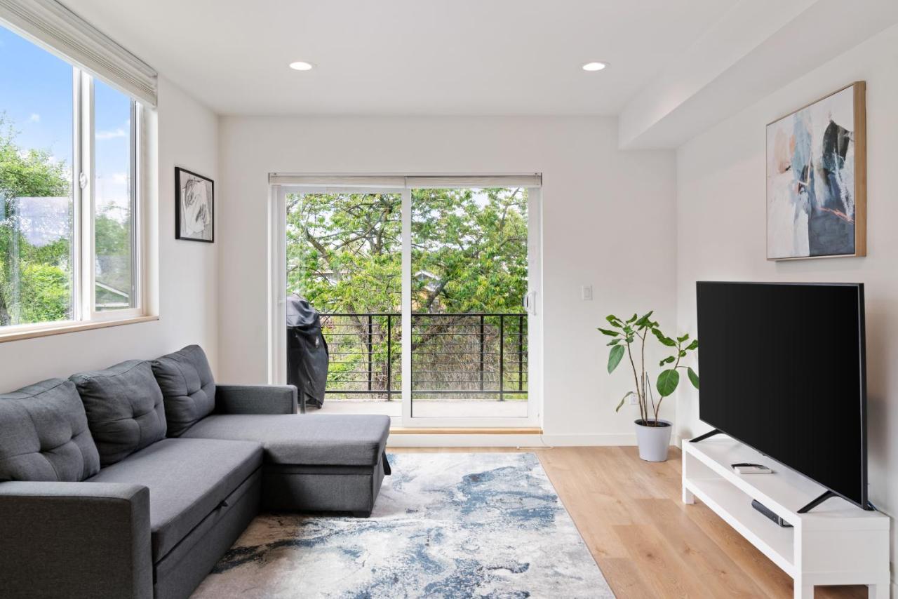 Modern Two Story Townhouse Near Light Rail Apartment Seattle Exterior foto