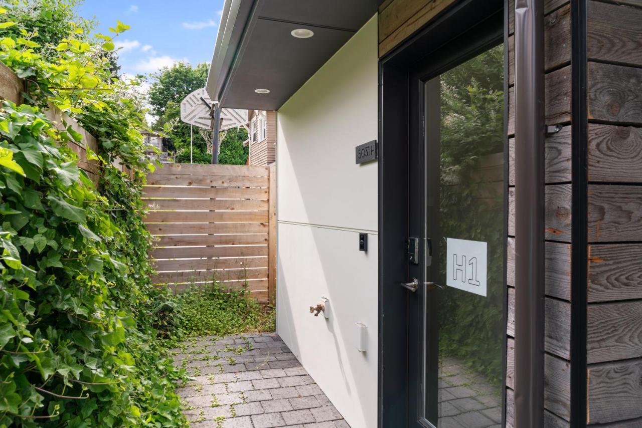 Modern Two Story Townhouse Near Light Rail Apartment Seattle Exterior foto